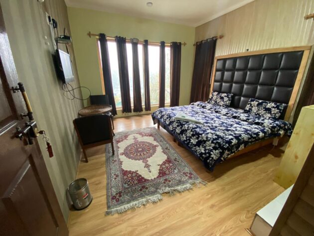 Deluxe Room B - Image 2